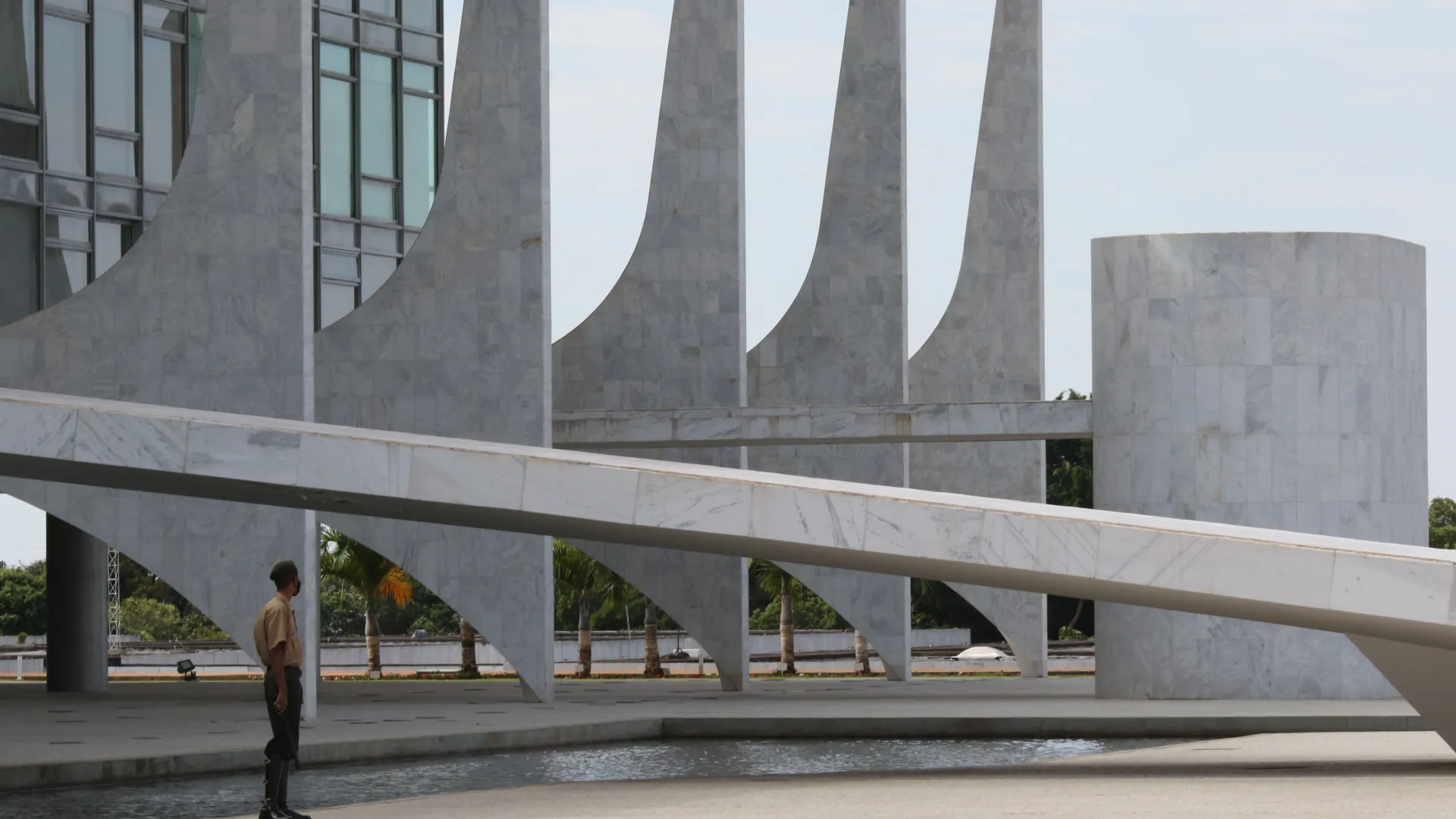 Brasil despenca em índice mundial de corrupção e tem pior nota desde 2012