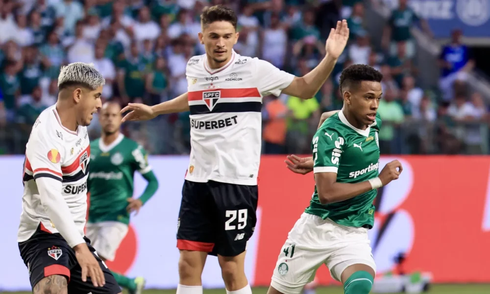 Palmeiras e São Paulo empataram no Paulistão • Foto: MARCELLO ZAMBRANA/AGIF - AGÊNCIA DE FOTOGRAFIA/AGIF - AGÊNCIA DE FOTOGRAFIA/ESTADÃO CONTEÚDO