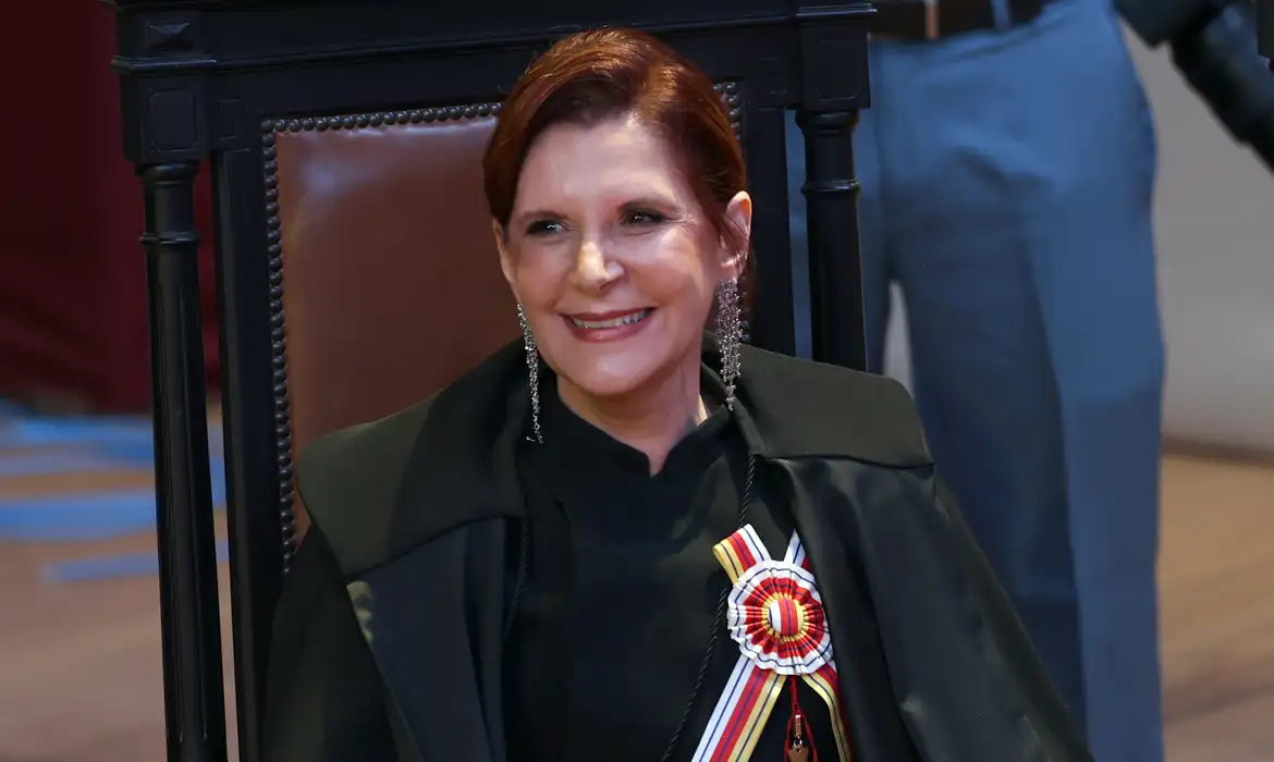 “Sou feminista e me orgulho de ser mulher”, diz nova presidente do Superior Tribunal Militar