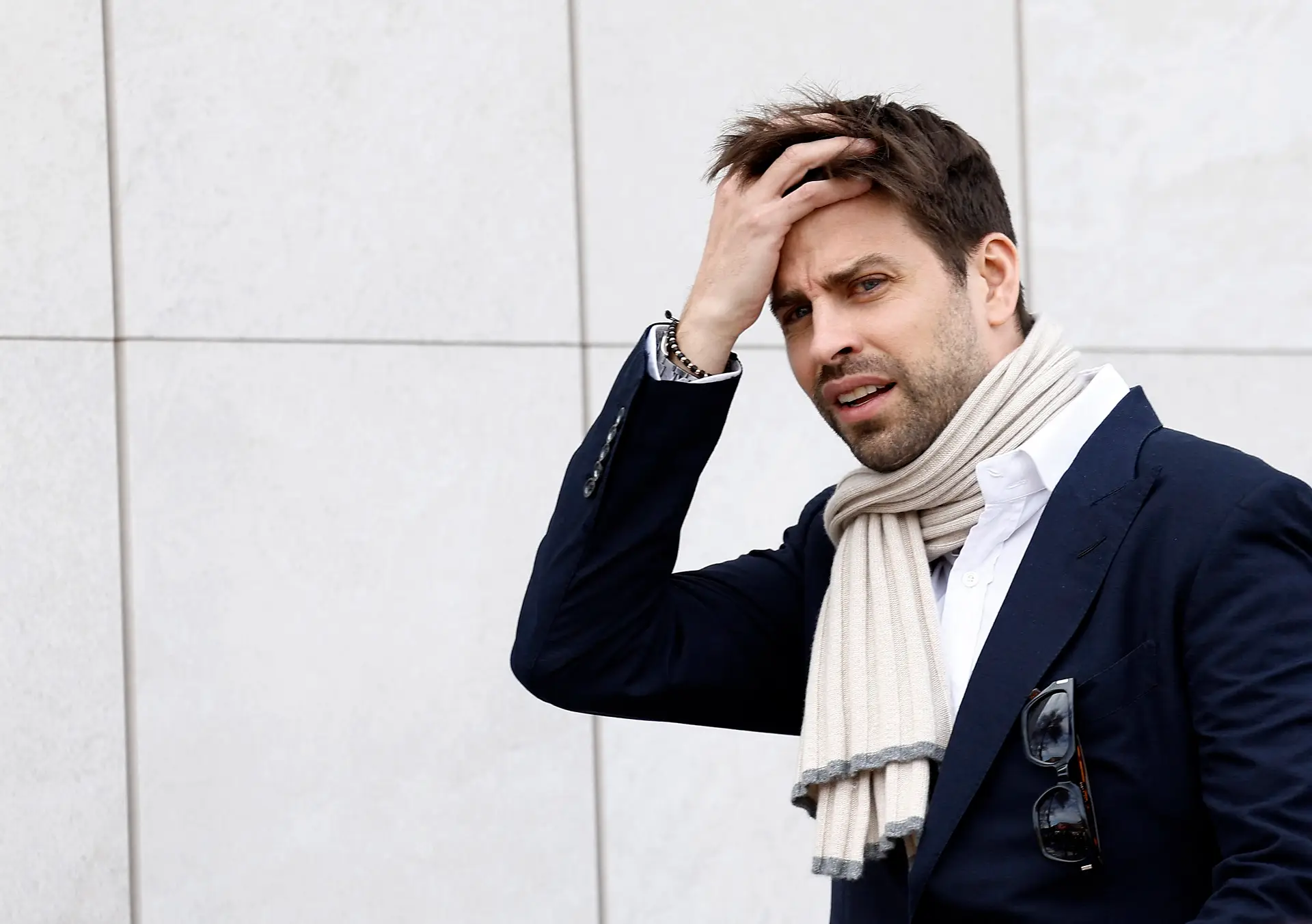 Piqué chora ao depor sobre caso de comissão milionária: “Outro país faria estátua”