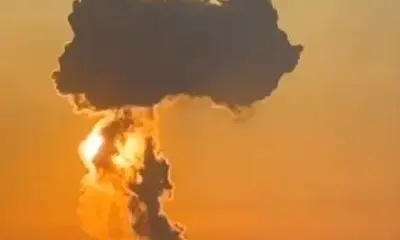 Uma visão da fumaça subindo da base aérea de Engels, no curso do conflito Rússia-Ucrânia, em Engels, Região de Saratov, Rússia, 20 de março de 2025 nesta captura de tela obtida de um vídeo de mídia social. MÍDIA SOCIAL/via REUTERS