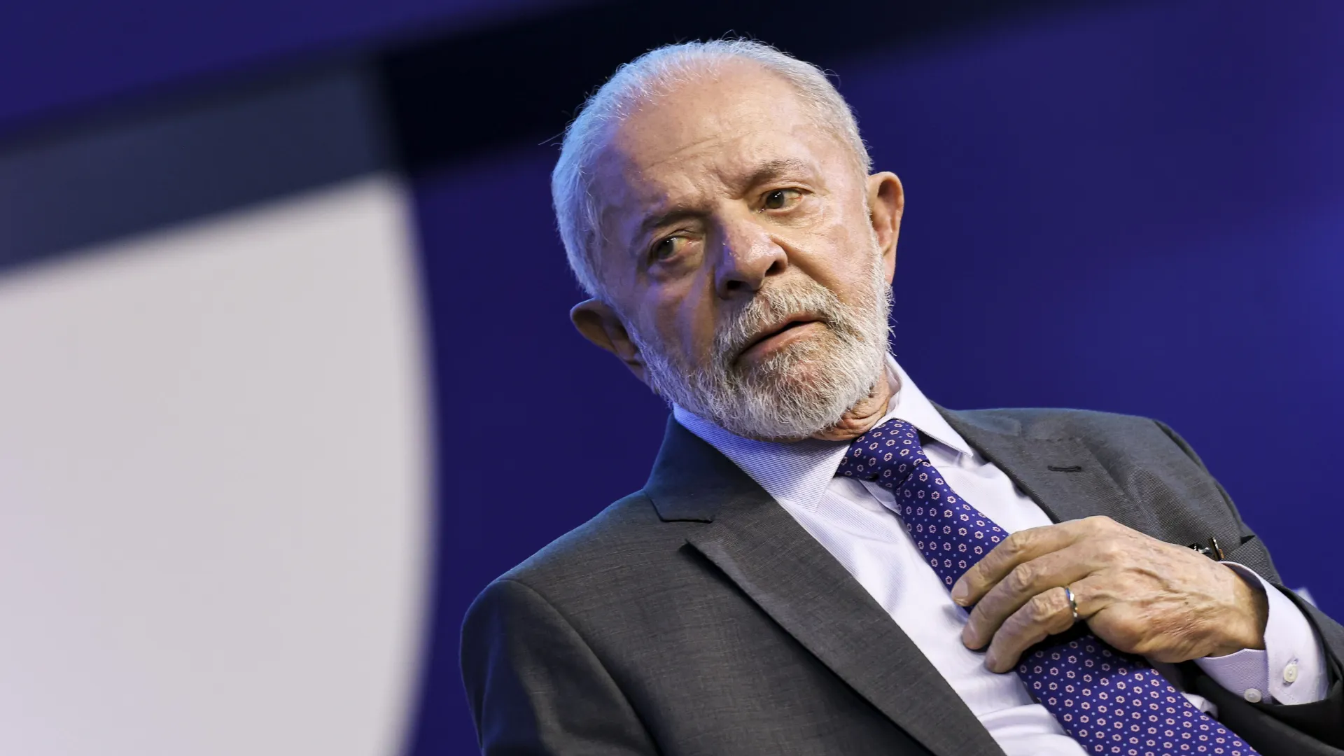 Avião do presidente Lula arremete durante tentativa de pouso em Sorocaba