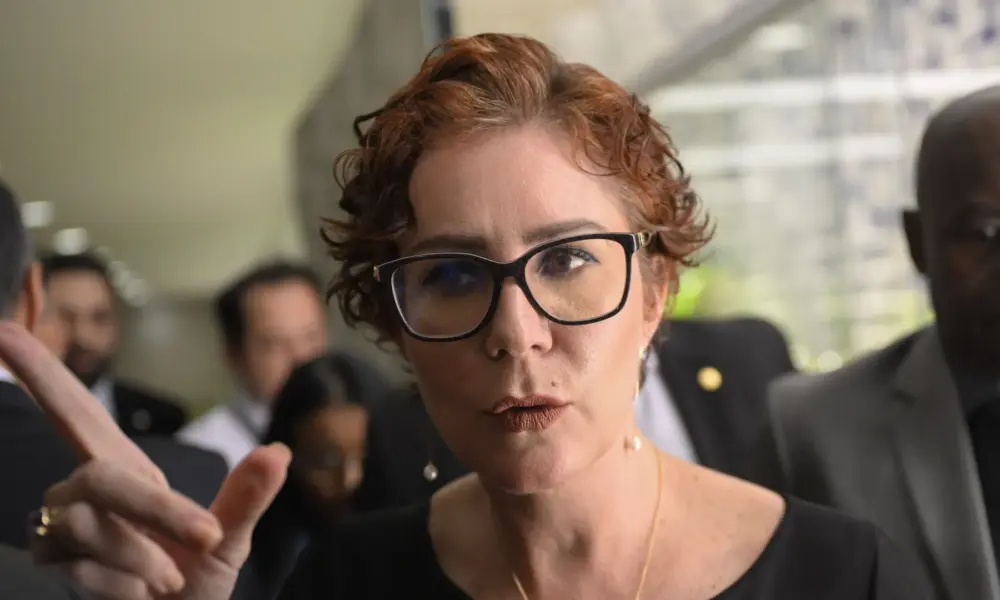 AGF20230802018-e1708670632818 Deputada federal Carla Zambelli (PL-SP) • MATEUS BONOMI/AGIF - AGÊNCIA DE FOTOGRAFIA/AGIF