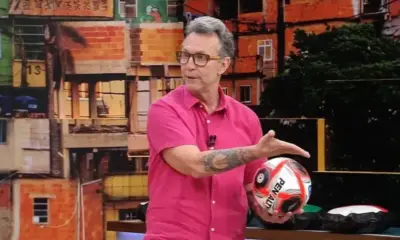 Craque-Neto-comentou-entrevista-de-Raphinha-a-Romario-TV Craque Neto comentou entrevista de Raphinha à Romário TV • Reprodução/Os donos da Bola