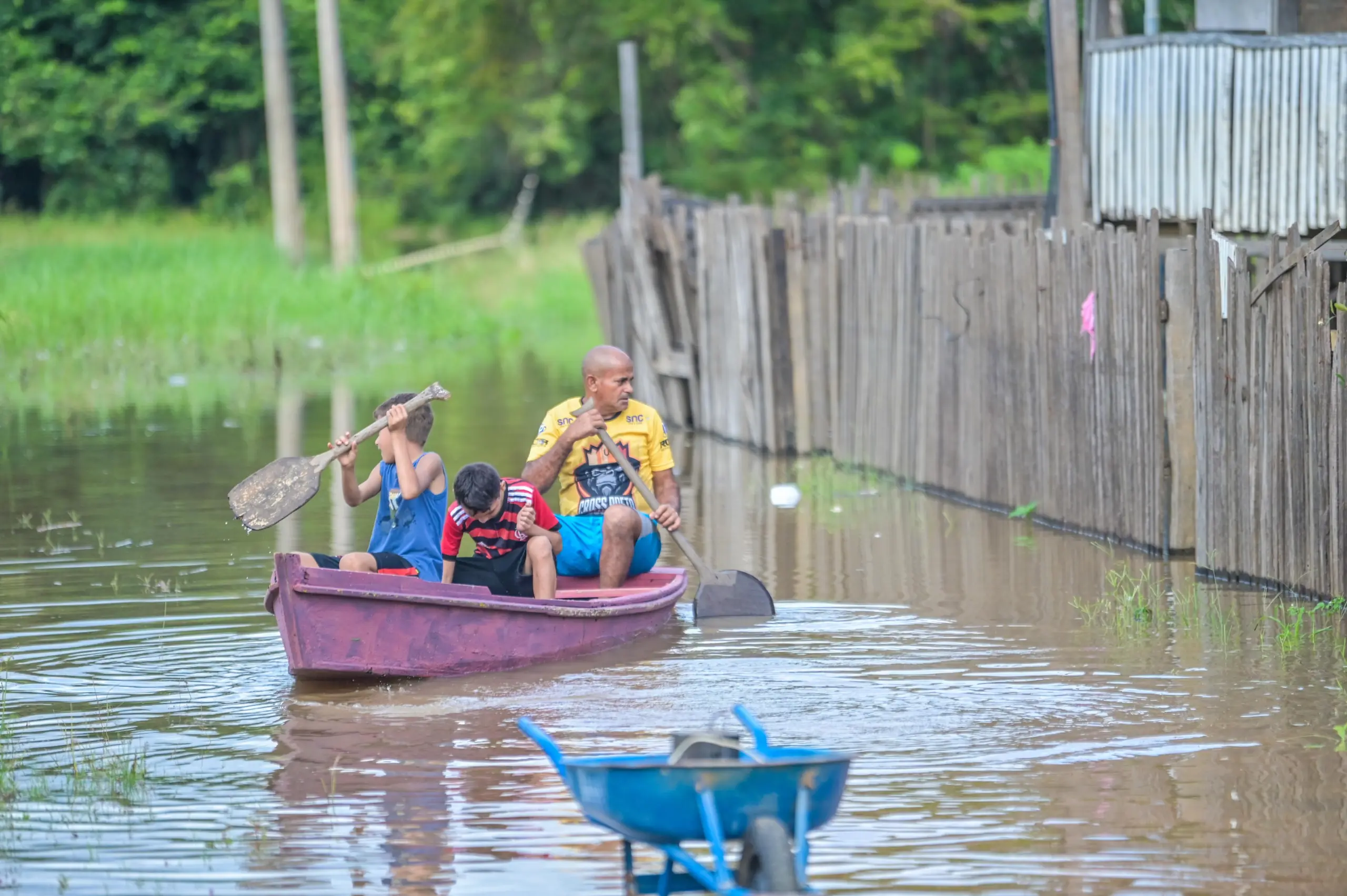 Treze bairros de Rio Branco são afetados pela cheia do rio Acre