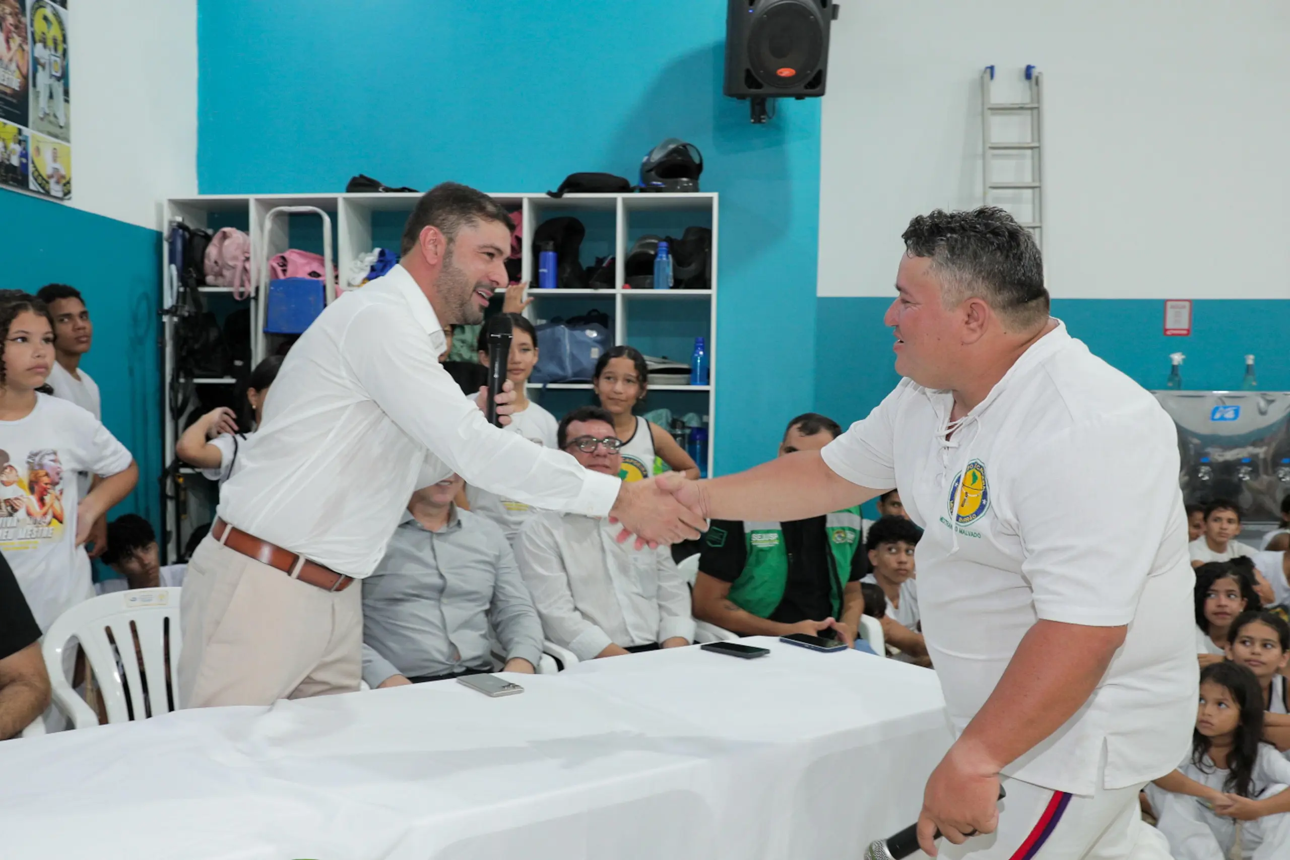 Na Baixada, presidente Nicolau Júnior participa de evento do grupo Axé Capoeira