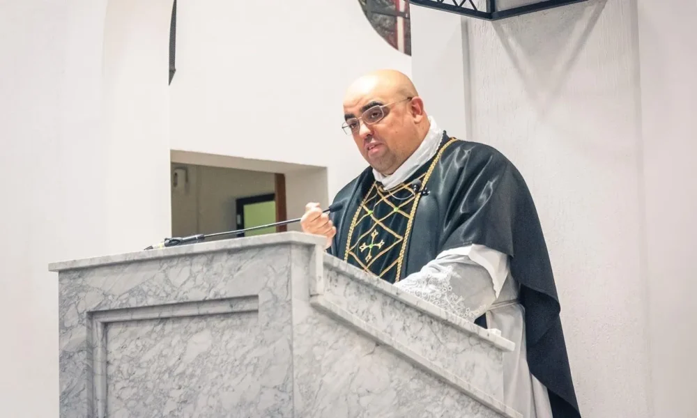 Padre José Eduardo de Oliveira e Silva de Osasco (SP) • Reprodução/Facebook