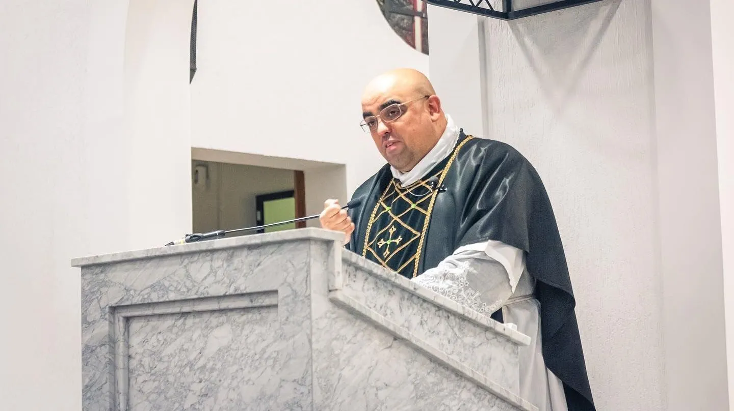 Moraes revoga medidas cautelares contra padre indiciado por trama golpista