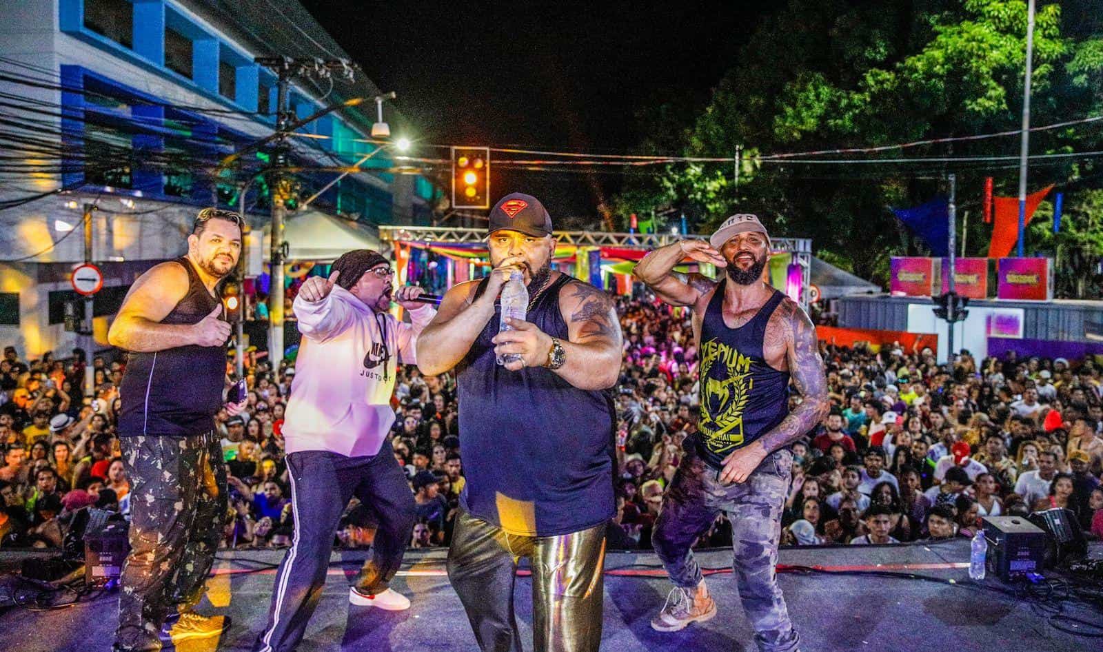 Penúltima noite de Carnaval terá Festa das Torcidas com Cobras Dance e Aregaça-aê
