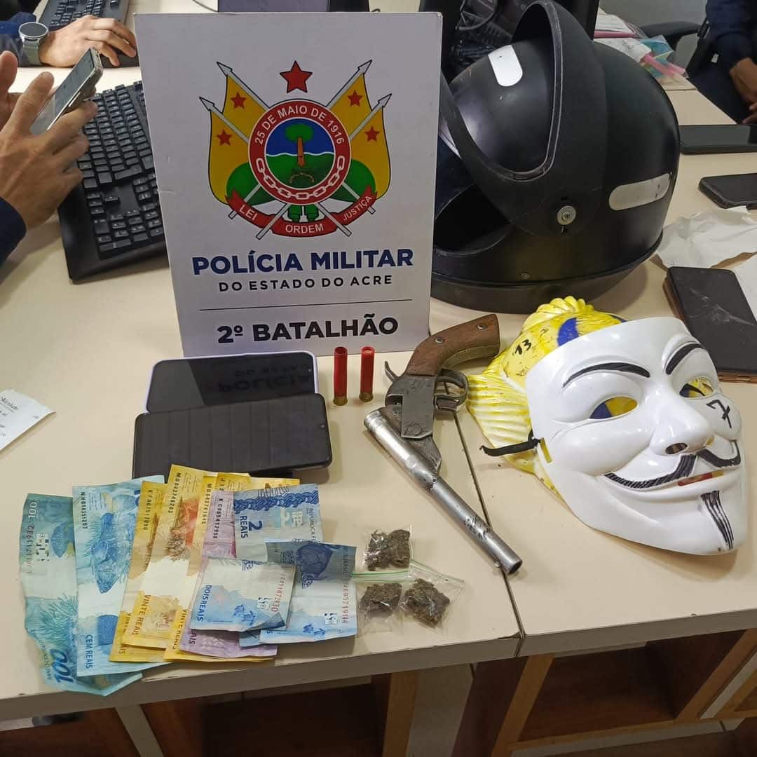 Polícia Militar encerra festa no Belo Jardim e apreende Arma e drogas
