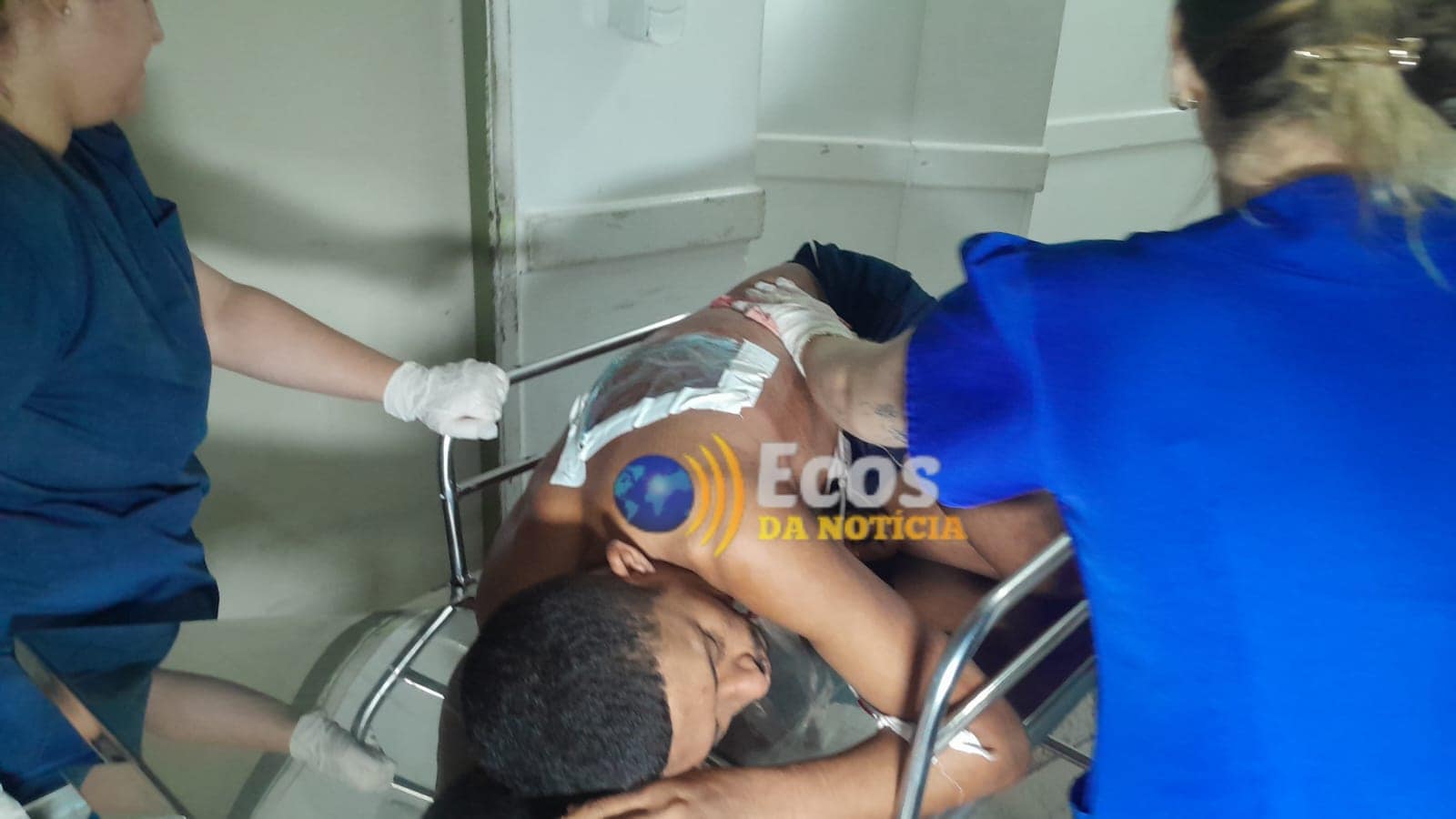 Homem é esfaqueado durante confraternização e fica gravemente ferido