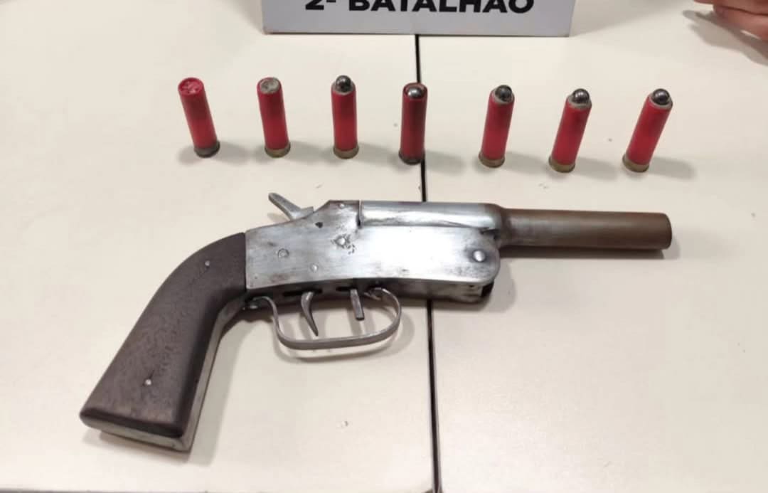 Polícia Militar prende homem por porte ilegal de arma de fogo na Cidade do Povo