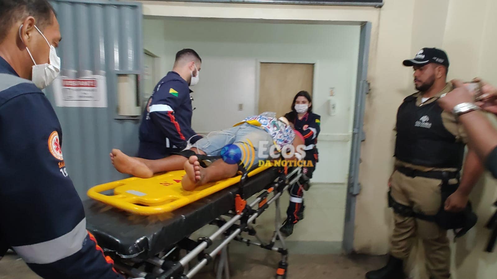 Homem supostamente alcoolizado colide com motocicleta e deixa três pessoas feridas em Rio Branco