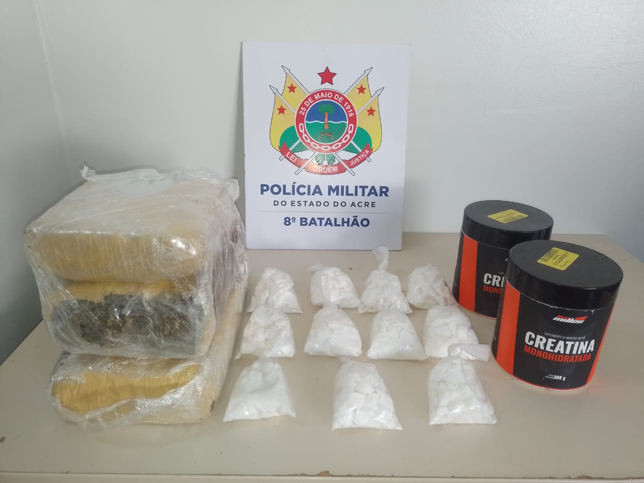 No Acre, PM apreende mais de três quilos de drogas e prende mulher