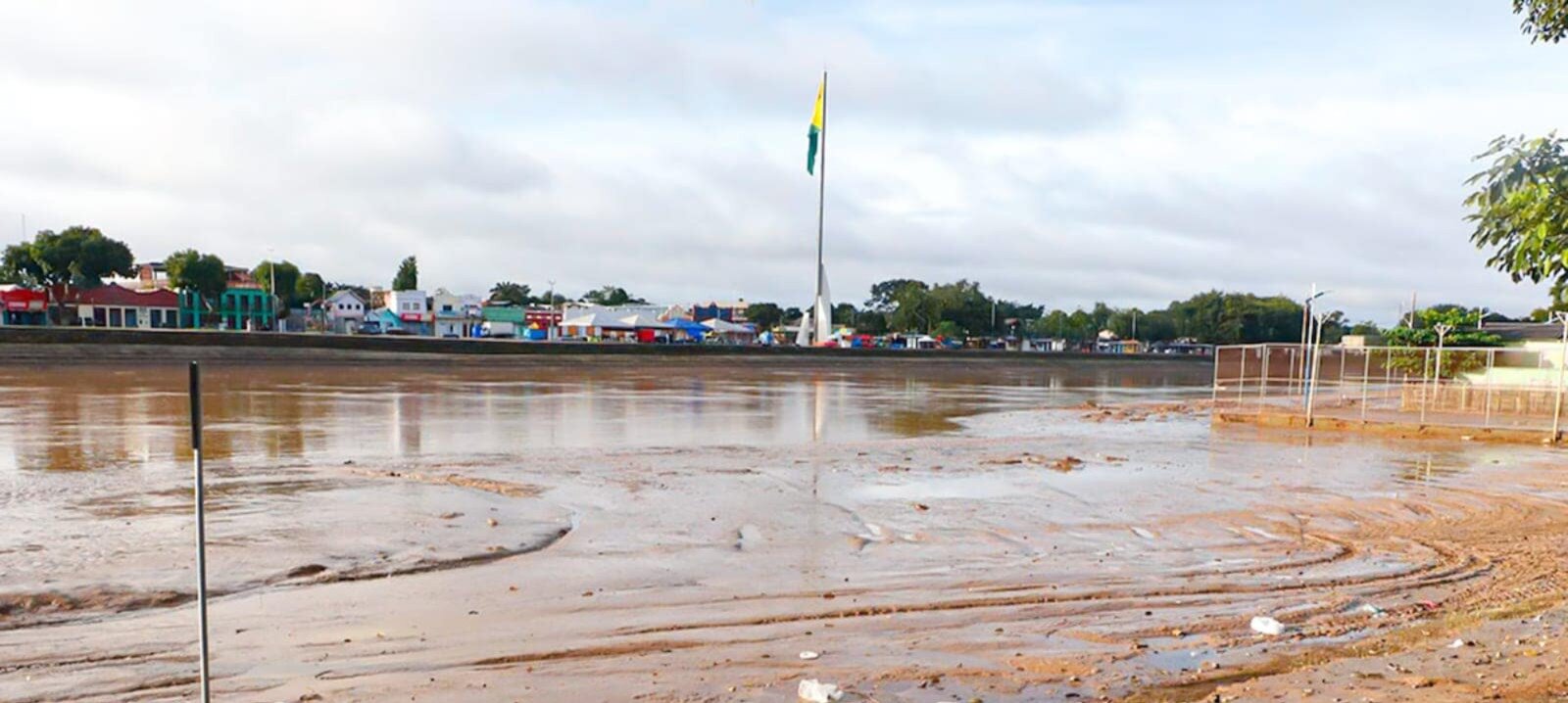 Nível do Rio Acre segue em queda e registra 12,14 metros na capital