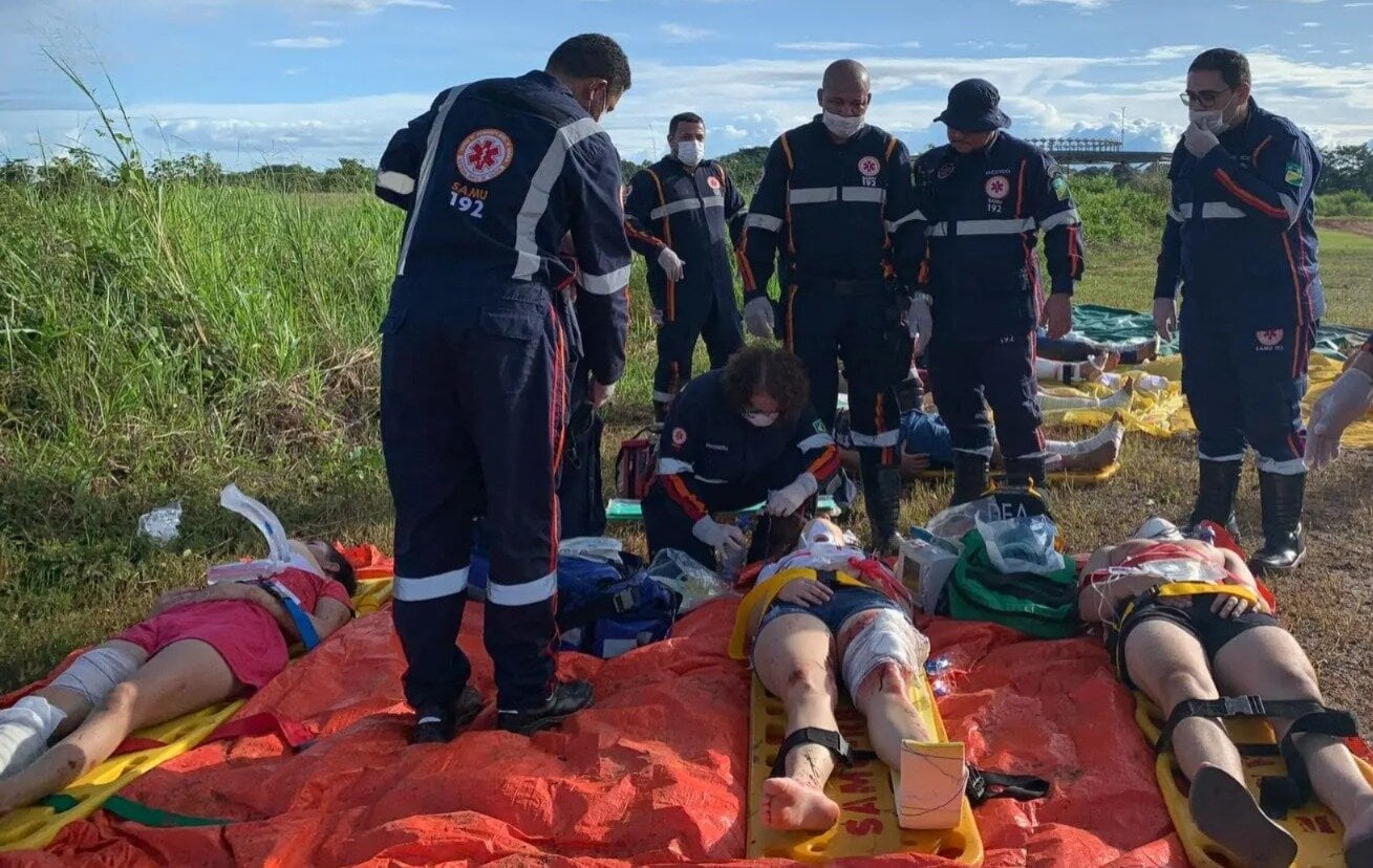 Simulação de acidente aéreo no Aeroporto Internacional de Rio Branco testa serviços de emergência