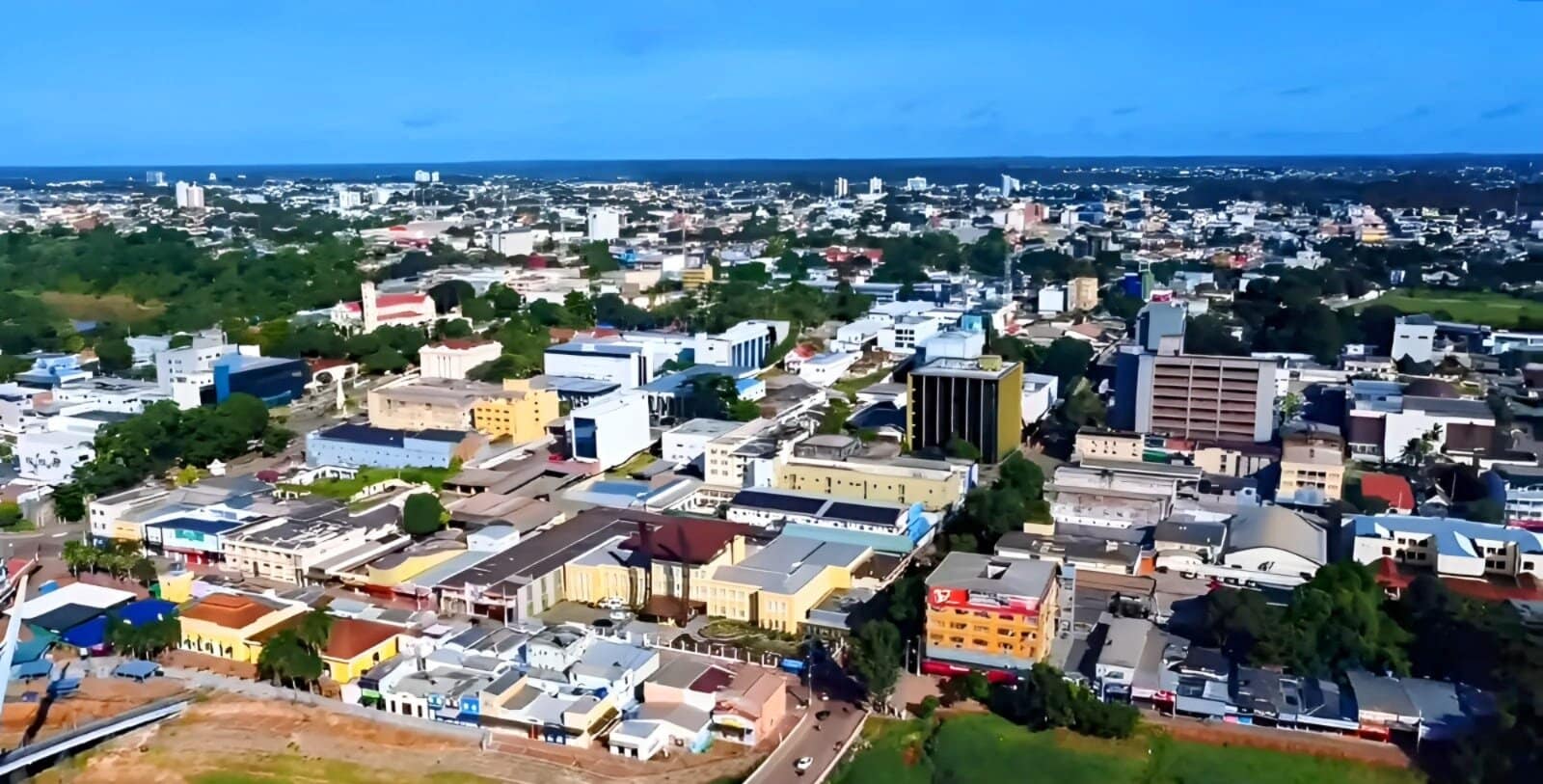 Acre mantém gestão da saúde e educação centralizada na capital