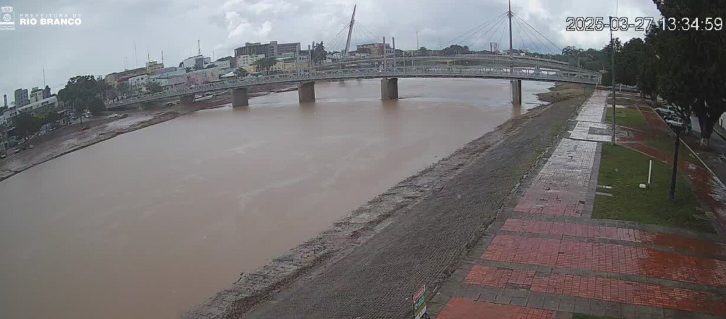 Rio Acre segue vazando e registra 11,36 metros em Rio Branco