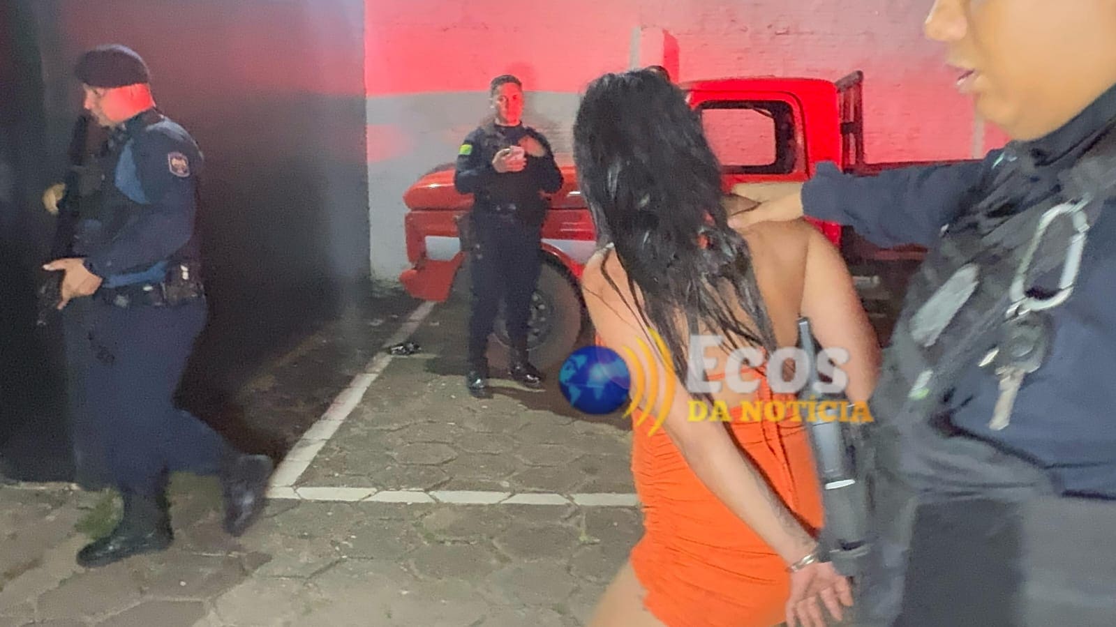 Ciúmes leva mulher a tentar matar marido e irmã a facadas no Acre