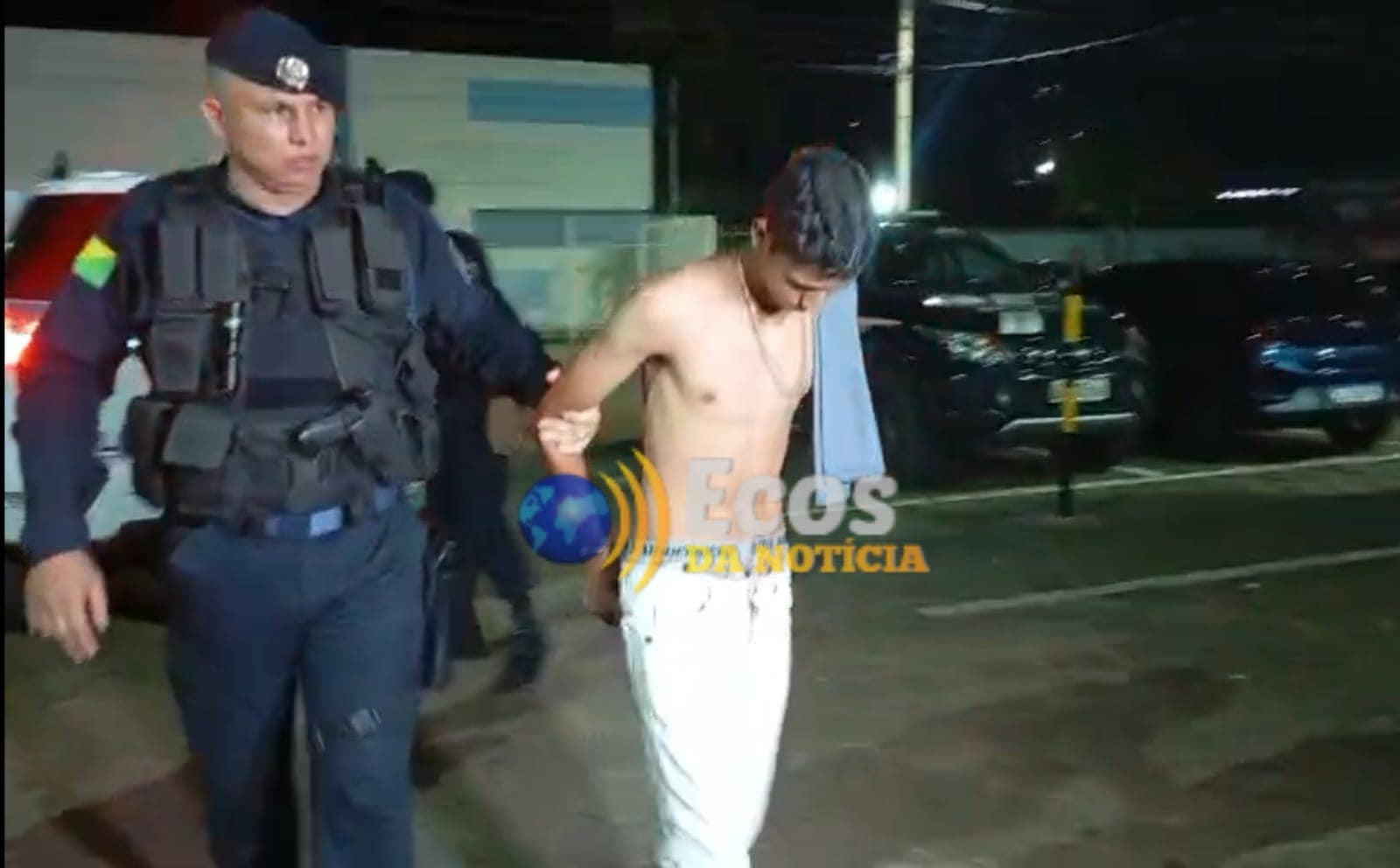 Jovem é preso com droga em pochete  na Baixada da Sobral