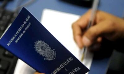 carteira_de_trabalho_07122000711-1000×600 Foto: Agência Brasil