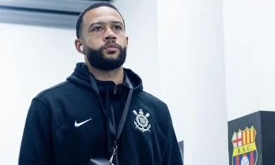 Memphis Depay em vestiário do Corinthians na Libertadores • Foto: Rodrigo Coca / Corinthians