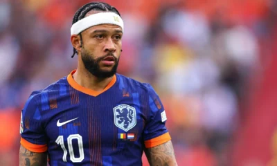 Memphis Depay em jogo da Holanda na Eurocopa • Foto: Robbie Jay Barratt - AMA/Getty Images