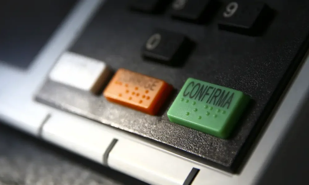 lacracao-urnas-eletronicas_mcamgo_abr_210920221818-4 lacracao-urnas-eletronicas_mcamgo_abr_210920221818-4