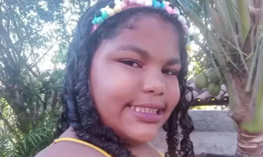 menina-morre-desodorante-1-1024×596 A menina que inalou desodorante já havia morrido quando chegou no hospital (Foto: Reprodução/Redes Sociais)
