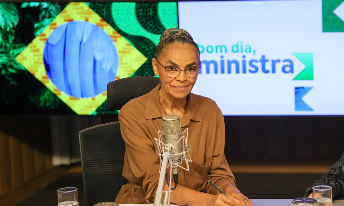 Ministra Marina Silva rebate ameaça de político e condena violência de gênero