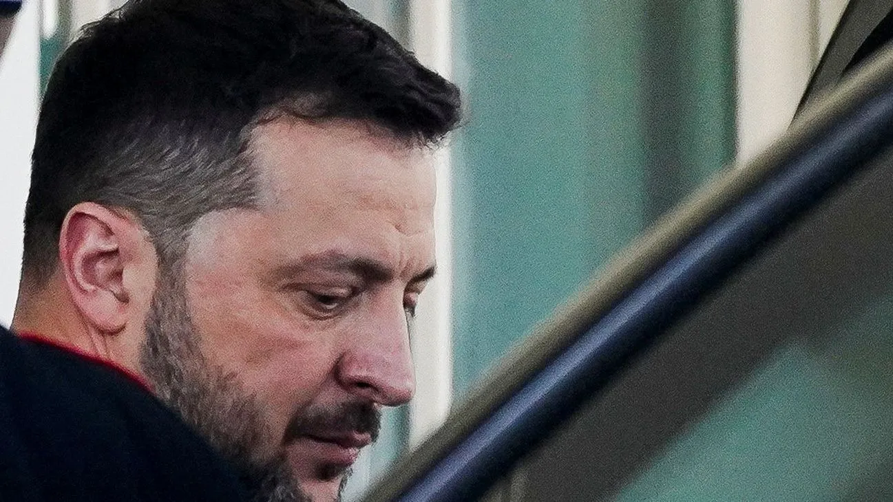 Zelensky lamenta bate-boca com Trump e se diz pronto para acordo após pausa dos EUA em ajuda