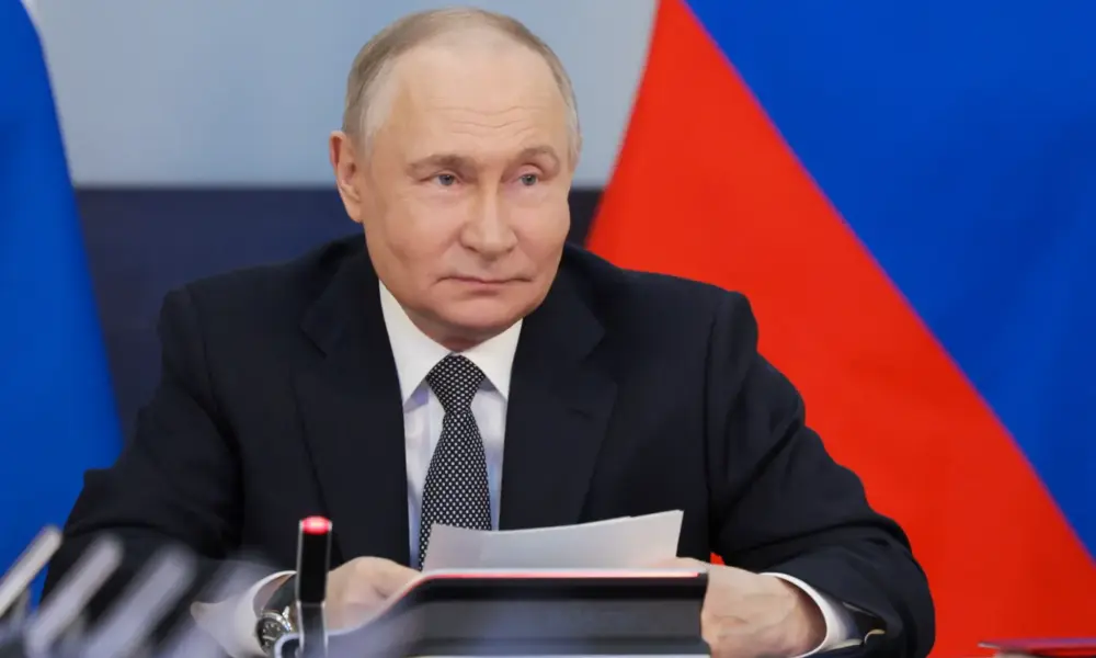 2025-04-16T163451Z_1_LYNXMPEL3F0TU_RTROPTP_4_RUSSIA-PUTIN-MUSK Presidente da Rússia, Vladimir Putin 11/04/2025 Sputnik/Gavriil Grigorov/Pool via REUTERS