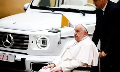 2025-04-22T112700Z_1_LYNXMPEL3L0I7_RTROPTP_4_RELIGIAO-PAPA-ENFERMEIRA Papa Francisco no Vaticano 04/12/2024 REUTERS/Yara Nardi