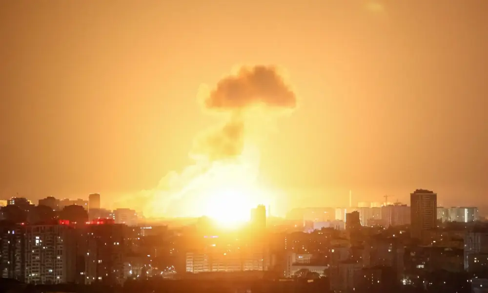 2025-04-24T065104Z_102465196_RC2Z3EA7QTSU_RTRMADP_3_UKRAINE-CRISIS-ATTACK-KYIV 2025-04-24T065104Z_102465196_RC2Z3EA7QTSU_RTRMADP_3_UKRAINE-CRISIS-ATTACK-KYIV