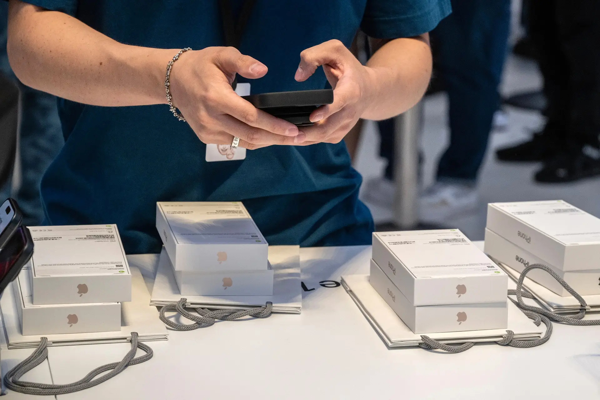 Apple enviou 5,3 milhões de iPhones a mais da China para se antecipar a tarifas