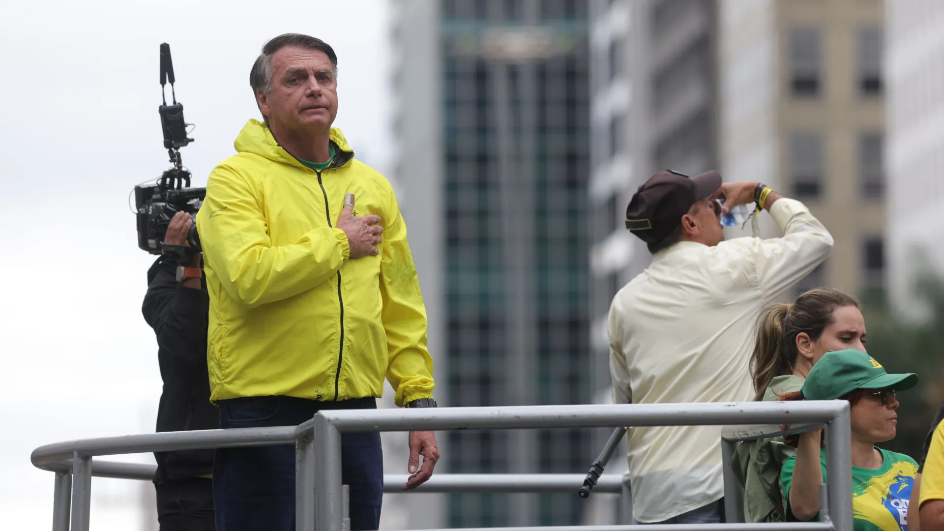 Bolsonaro comemora assinaturas por PL da Anistia e minimiza mudança em dosimetria