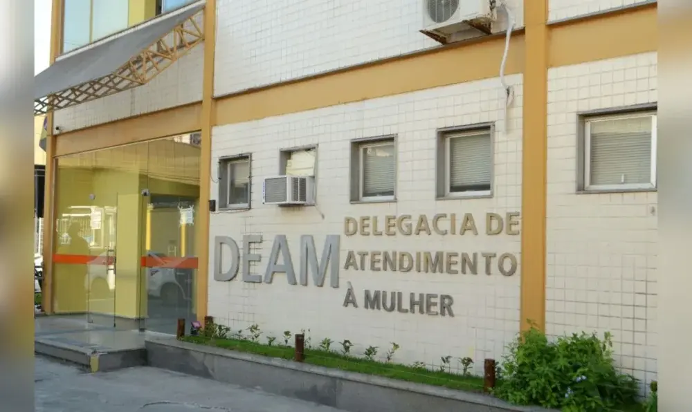 Divulgacao-PCRJ-1024×596 Ainda não for confirmada a identidade e a idade da adolescente filmada. (Foto: Divulgação/PCRJ)