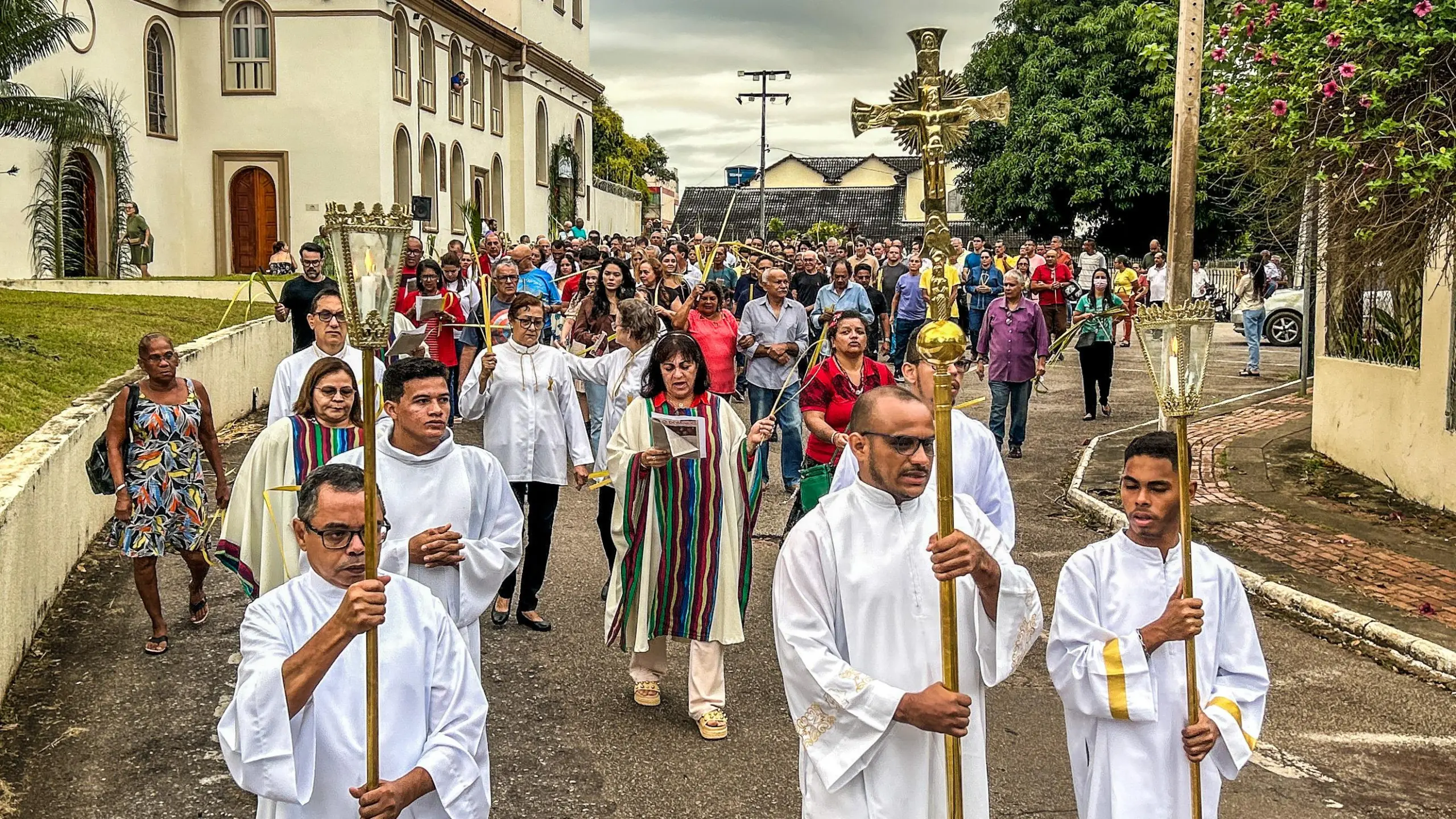 Catedral Nossa Senhora de Nazaré em Rio Branco reúne fiéis em Domingo de Ramos