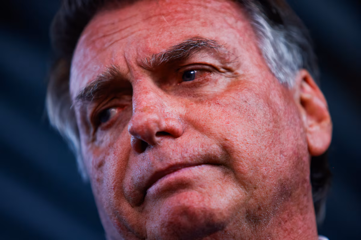 ‘Financial Times’ diz que julgamento de Bolsonaro no STF pode ser ‘arriscado’