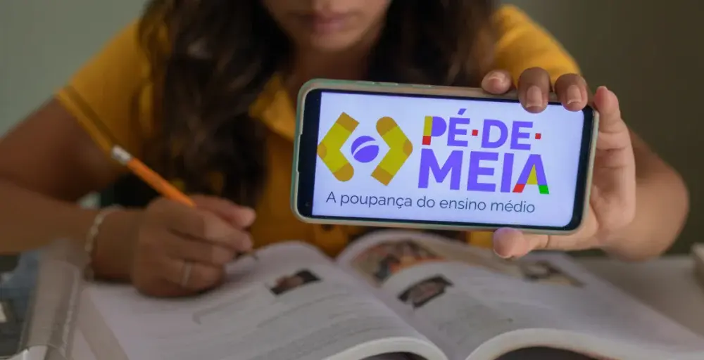 Pe-de-Meia-Divergencia-na-documentacao-pode-TRAVAR-bonus-de-R-200-aprenda-a-resolver-1024x512.png-1