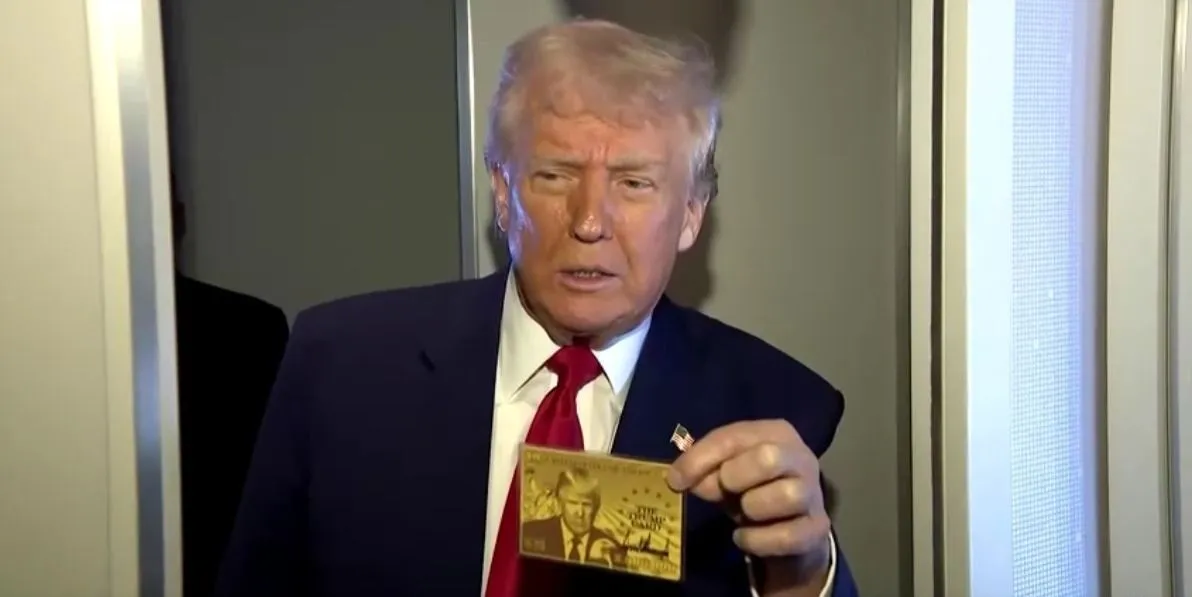 Donald Trump apresenta “gold card” que vale US$ 5 milhões e dá cidadania americana