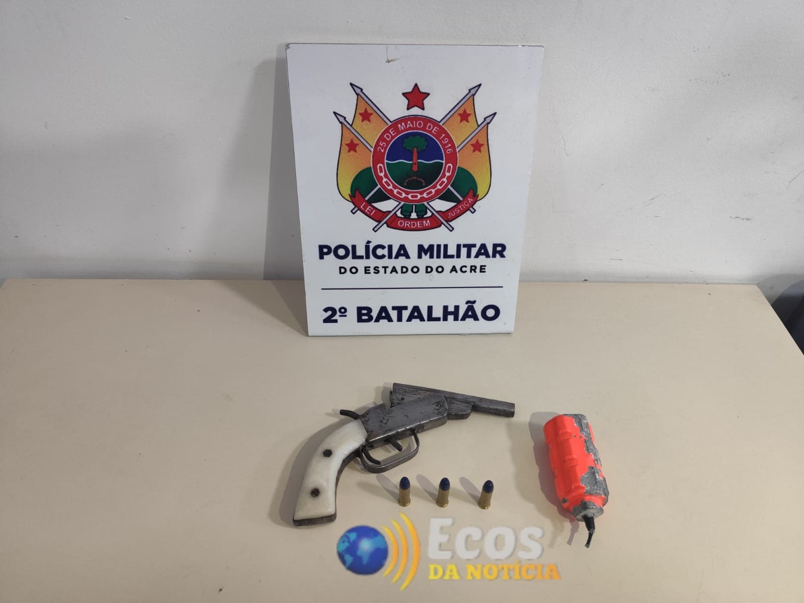 Ação do 2° BPM resulta na apreensão de arma e explosivo em área dominada por facção, no bairro Cidade do Povo