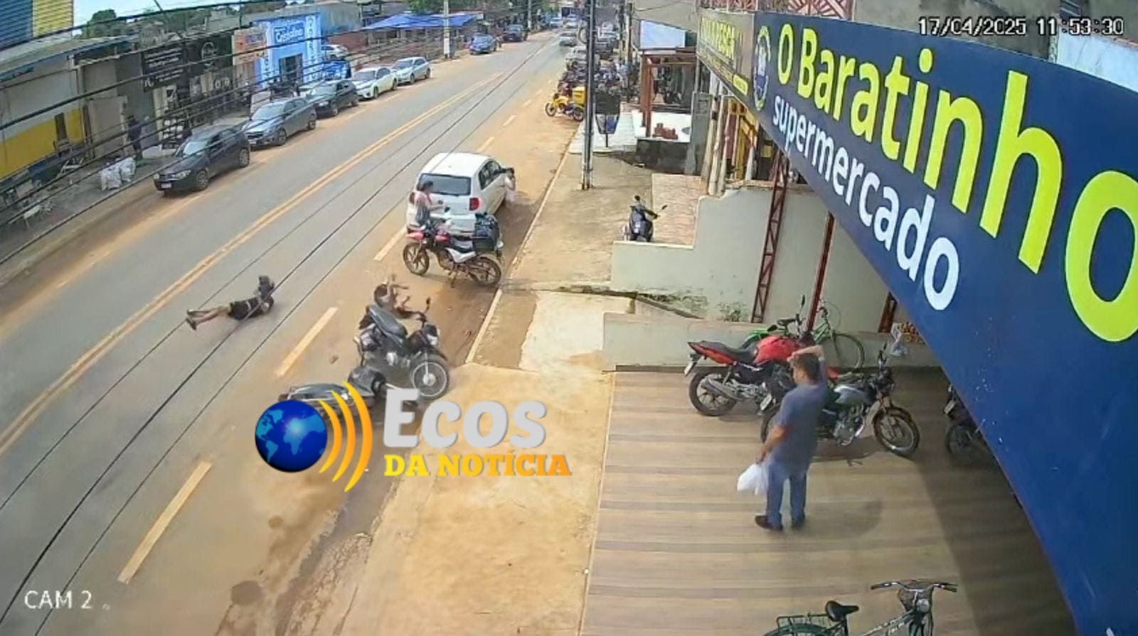 Mulher é atropelada por moto em Brasiléia; condutor foge do local