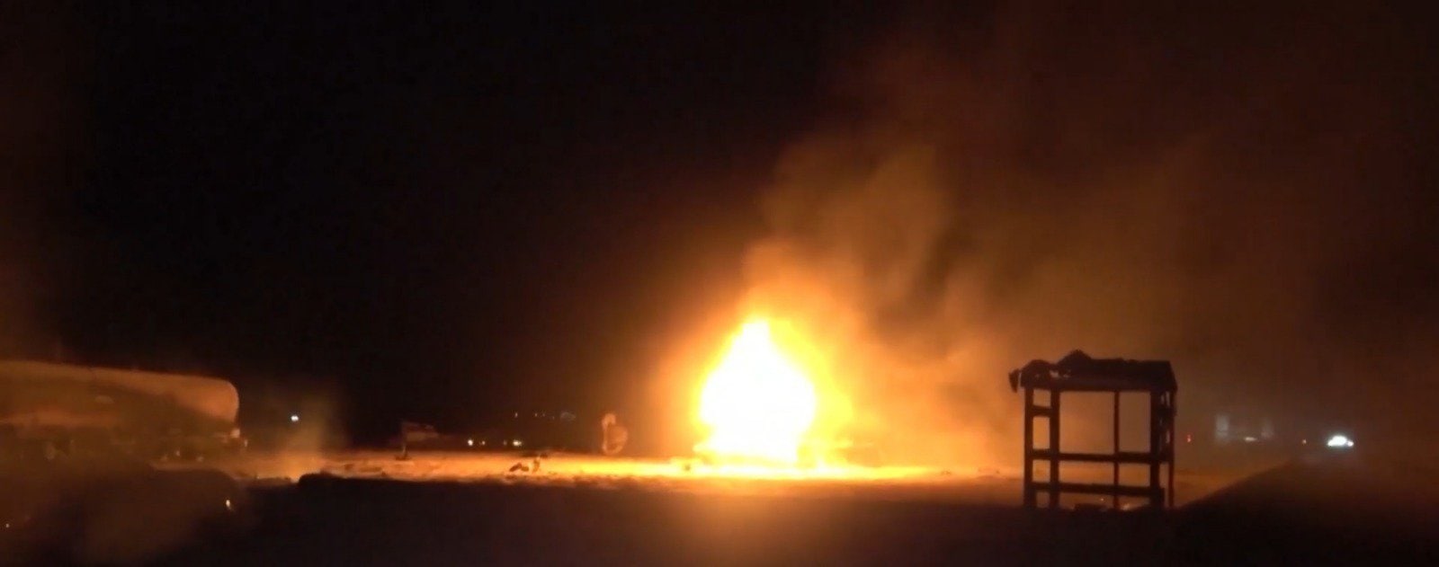 Militares dos Estados Unidos atacam porto no Iêmen; pelo menos 58 pessoas morreram