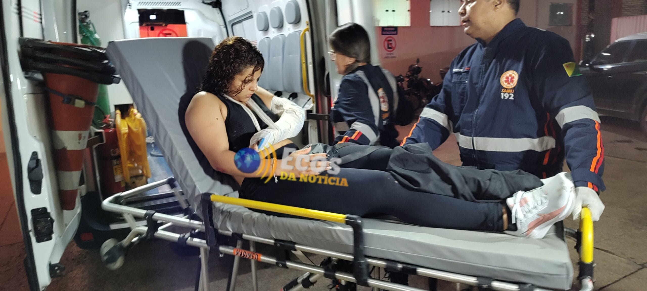 Colisão entre motocicletas deixa jovem ferida na rua Isaura Parente