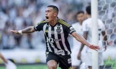 atléticomgxbot Foto: Pedro Souza/Atlético - Legenda: Cuello marca e corre para o abraço no Mineirão / Jogada10