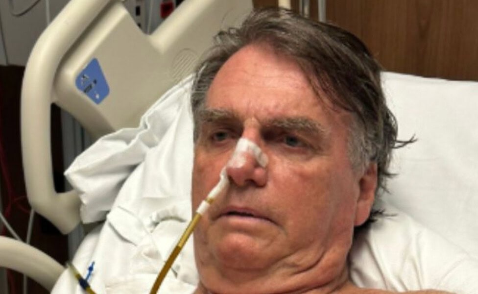 bolsonarocirurgia Através do X, o ex-presidente Jair Bolsonaro contou que tem se “mantido estável” e com a “pressão controlada”  |   Bnews - Divulgação Reprodução/X