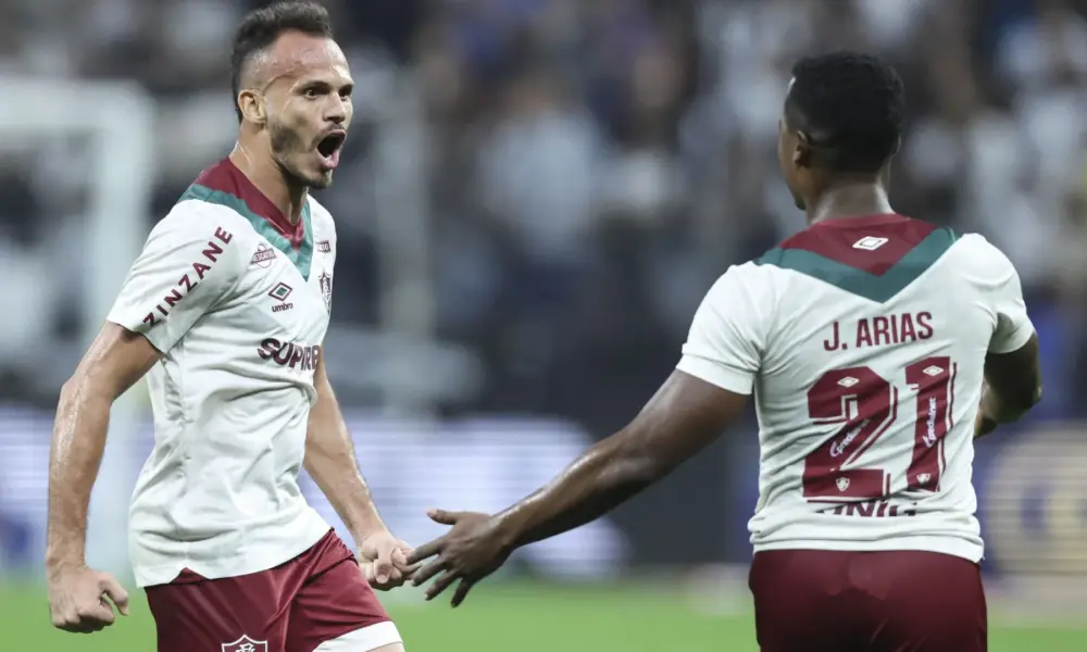 corinthians-fluminense-brasileirao-2-e1744849540371 Renê e Jhon Arias, os autores dos gols do Fluminense contra o Corinthians • Alexandre Schneider/Getty Images