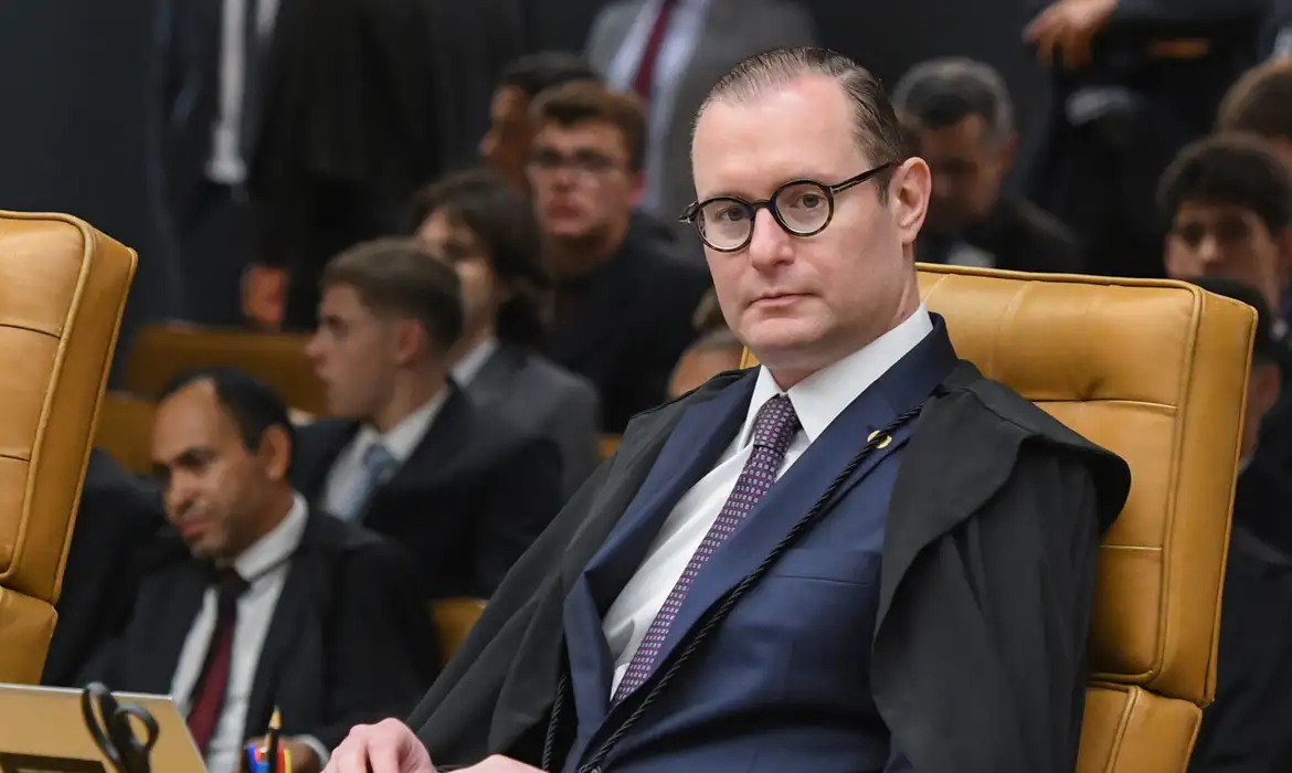 Zanin rejeita pedido de liberdade coletivo de deputado para presos do 8 de Janeiro