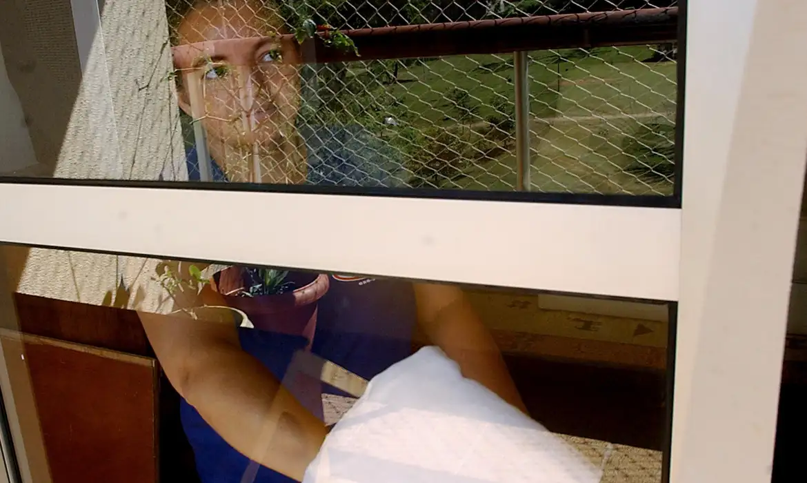 Dia da Trabalhadora Doméstica: combate à informalidade ainda é desafio